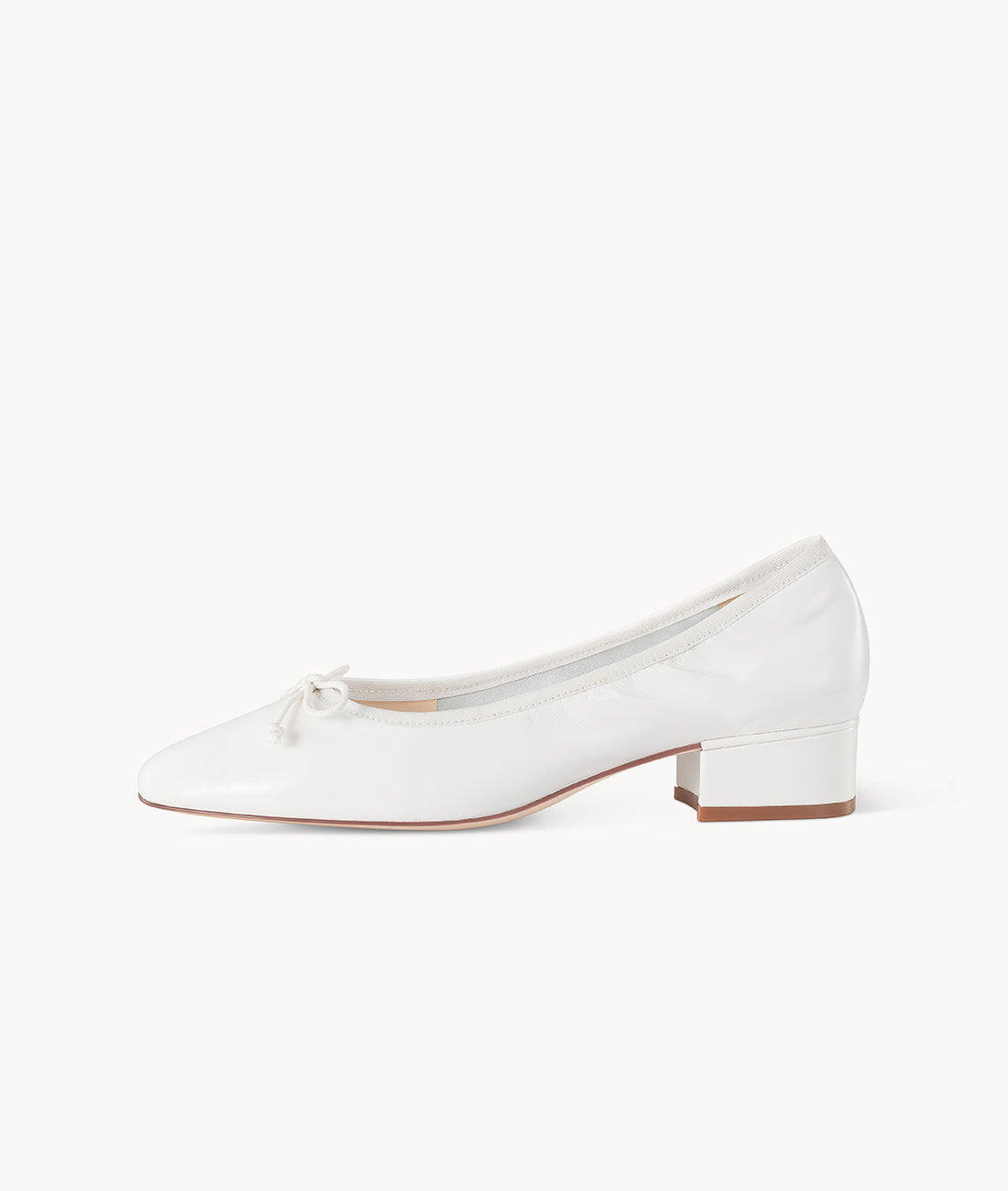 Milk Roll Air-touch Foam Round-toe white Ballet Shoes with bow